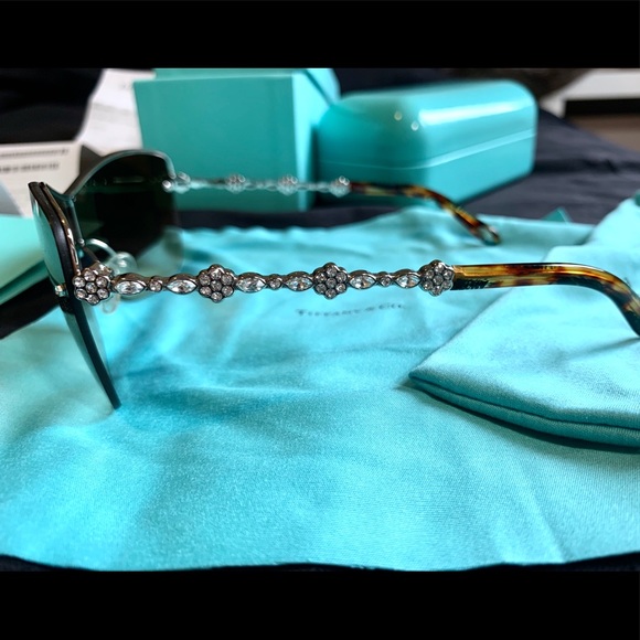 Tiffany & Co sunglasses - Picture 3 of 8